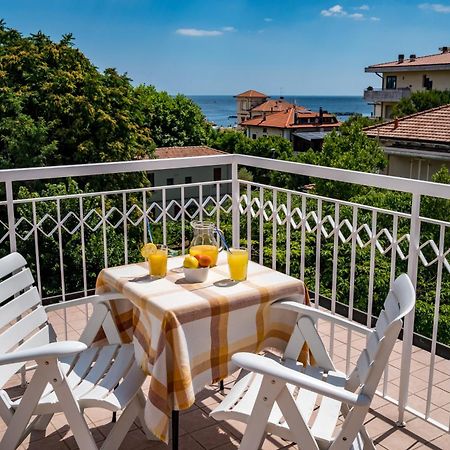 Hotel Villa Dei Fiori - Sul Mare Con Piscina Viserbella di Rimini Exterior foto
