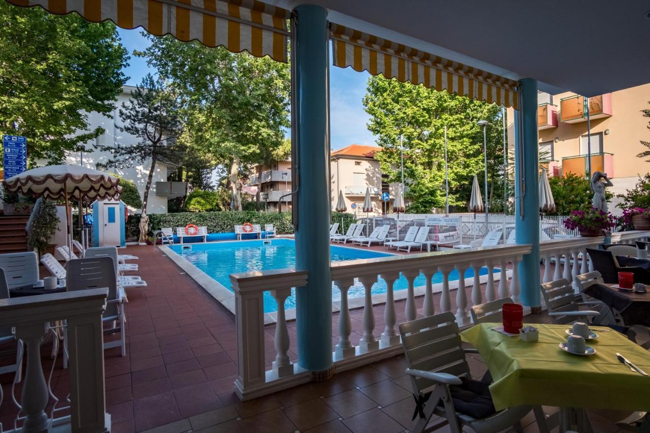 Hotel Villa Dei Fiori - Sul Mare Con Piscina Viserbella di Rimini Exterior foto