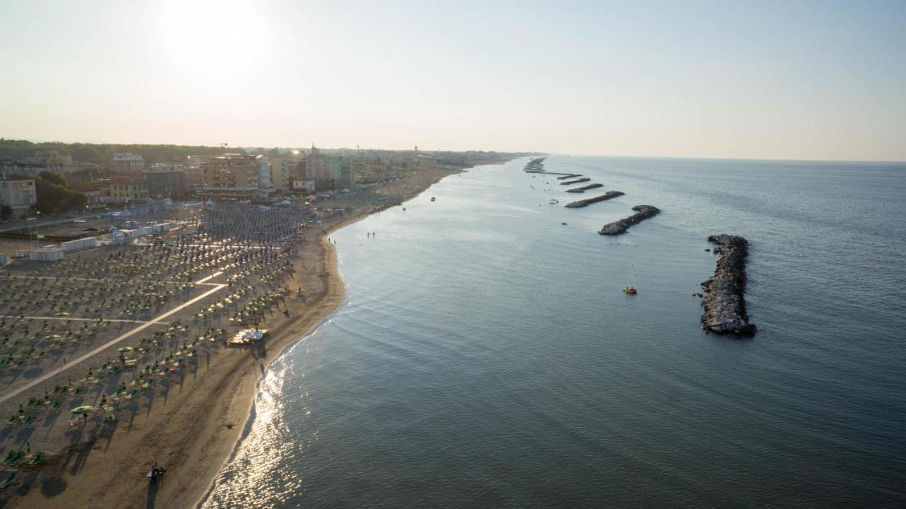 Hotel Villa Dei Fiori - Sul Mare Con Piscina Viserbella di Rimini Exterior foto