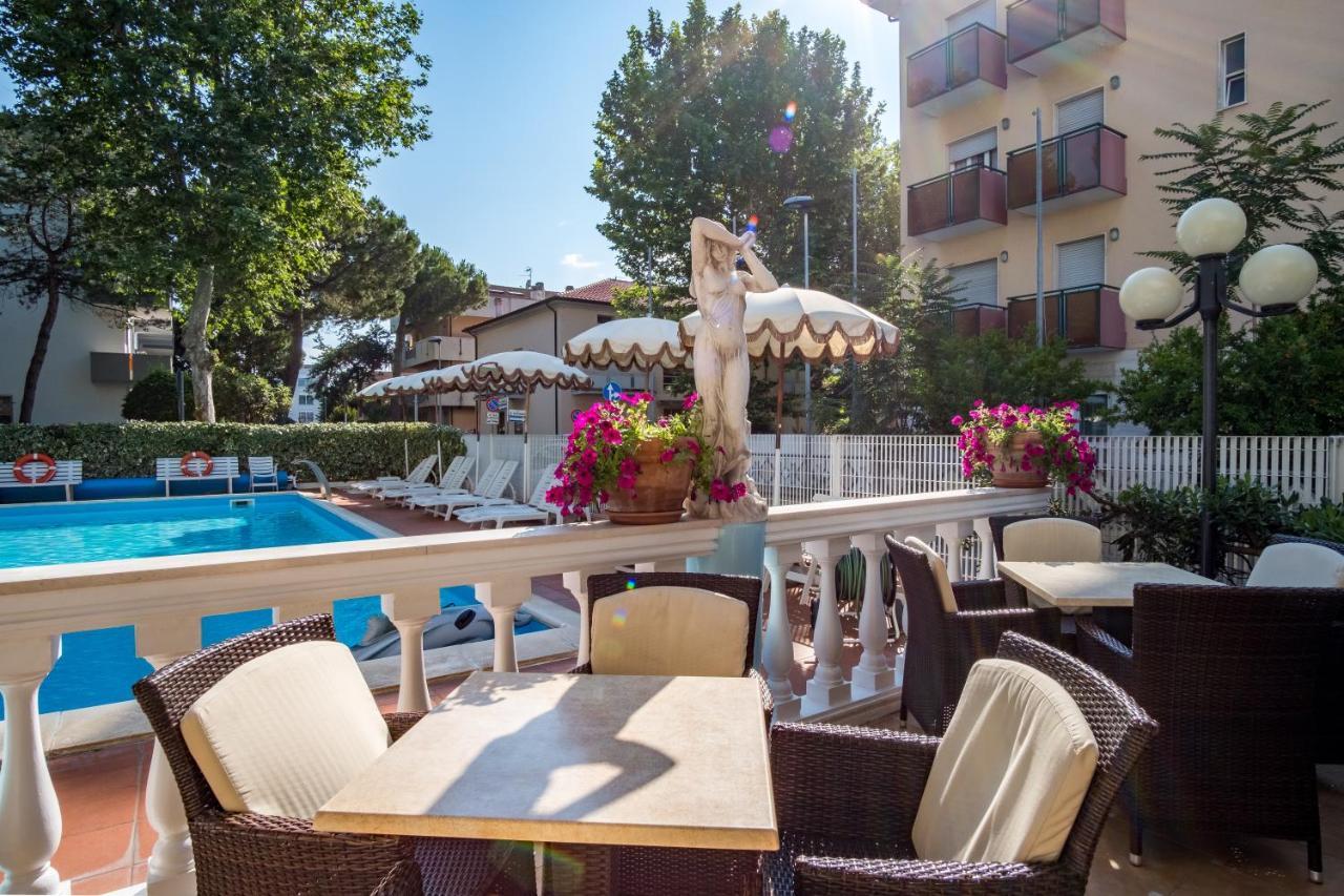 Hotel Villa Dei Fiori - Sul Mare Con Piscina Viserbella di Rimini Exterior foto