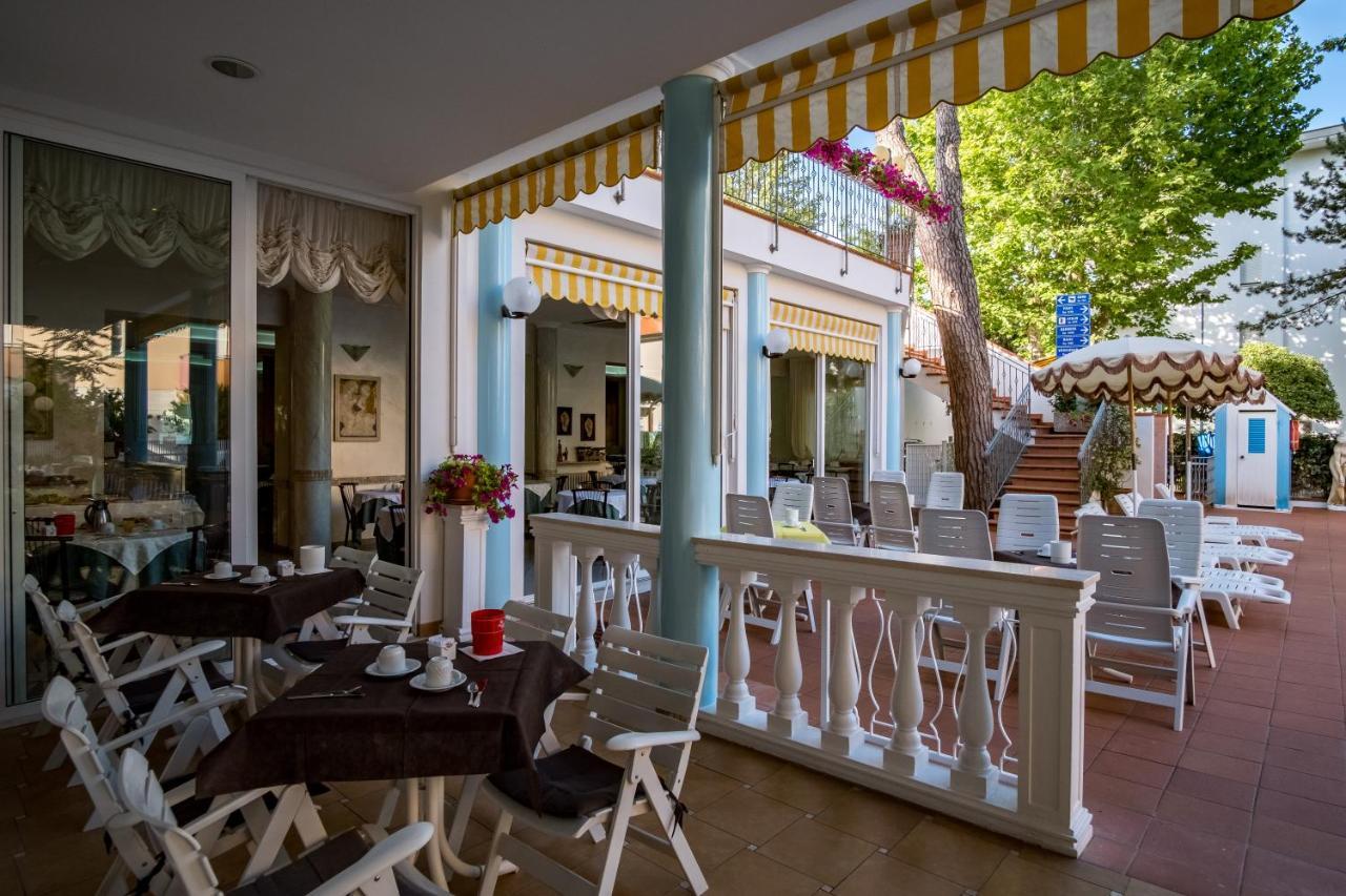 Hotel Villa Dei Fiori - Sul Mare Con Piscina Viserbella di Rimini Exterior foto