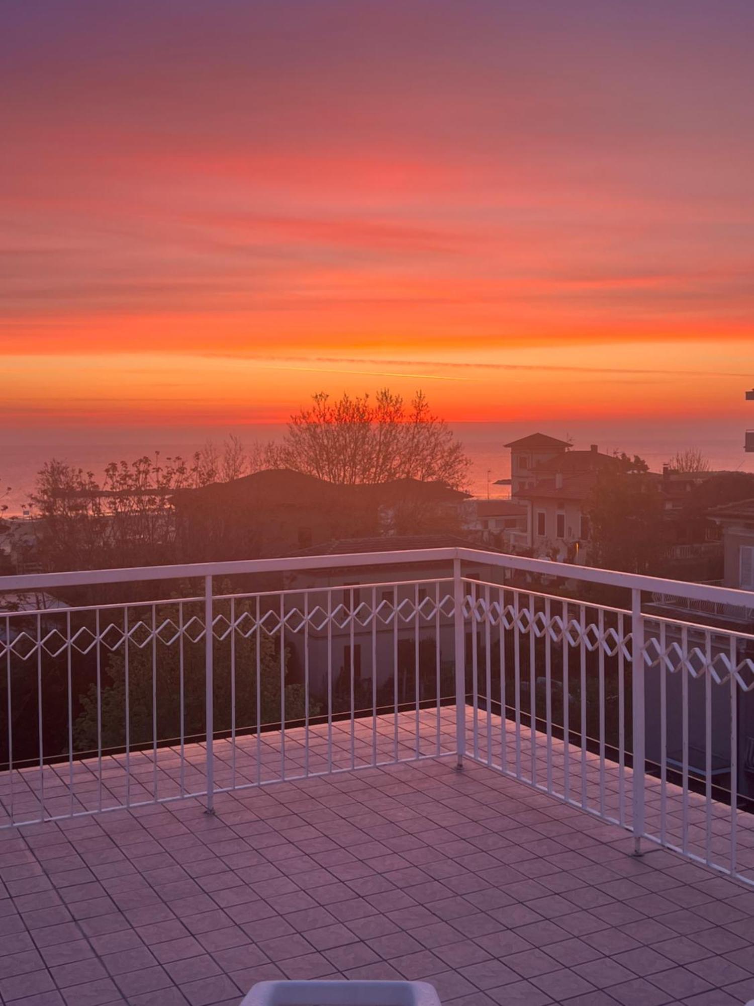 Hotel Villa Dei Fiori - Sul Mare Con Piscina Viserbella di Rimini Exterior foto